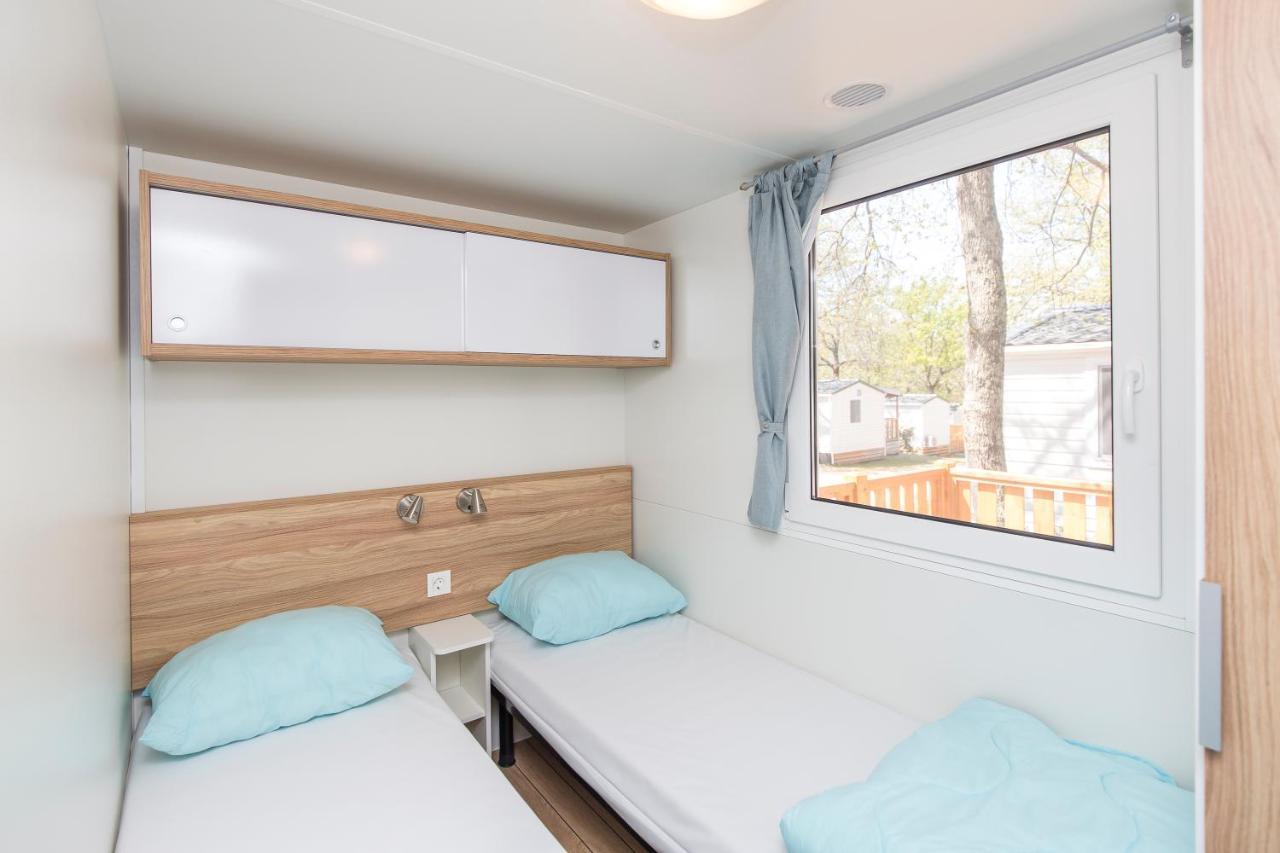 Albatross Mobile Homes On Solaris Fkk-naturist Campsite 3*
